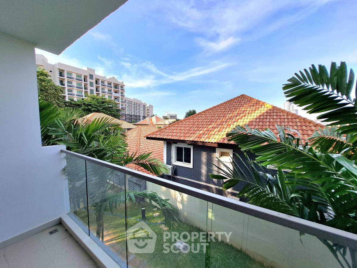picture 2-BR Condo at Arcadia Beach Resort Pattaya close to Pattaya South (ID 2136055) - 3/13