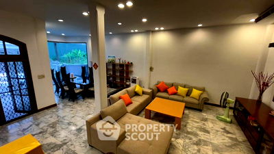 Townhouses for rent Vijit School Pier : 4-BR Townhouse near ARL Ramkhamhaeng (ID 1289054)