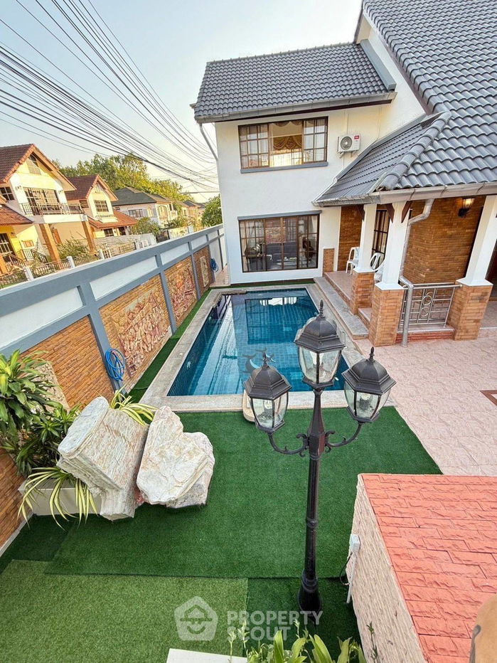 picture 5-BR Villa close to Pattaya (ID 2103529) - 4/36