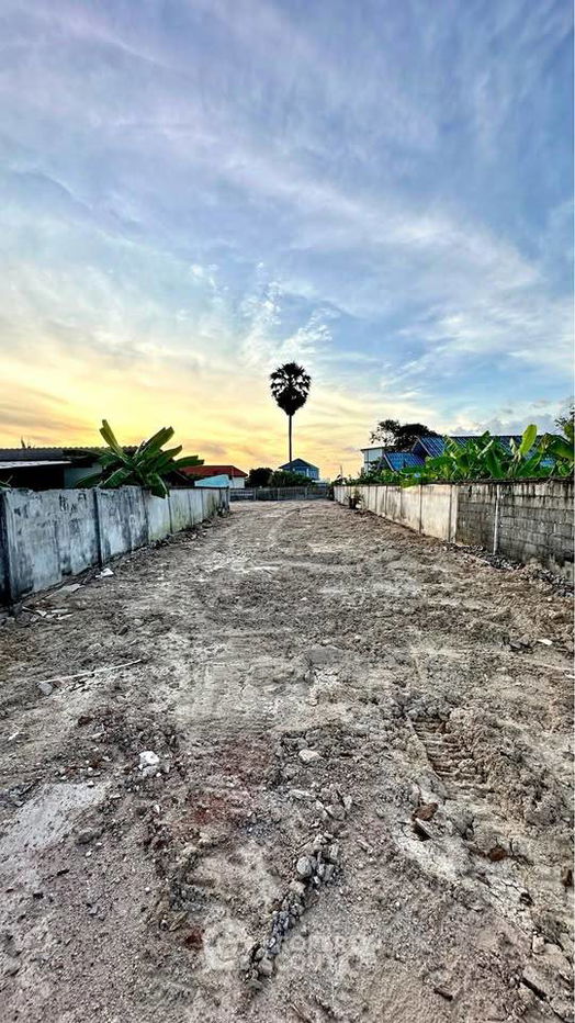 picture 680 m² Land for Sale close to Pattaya (ID 2124211) - 1/4