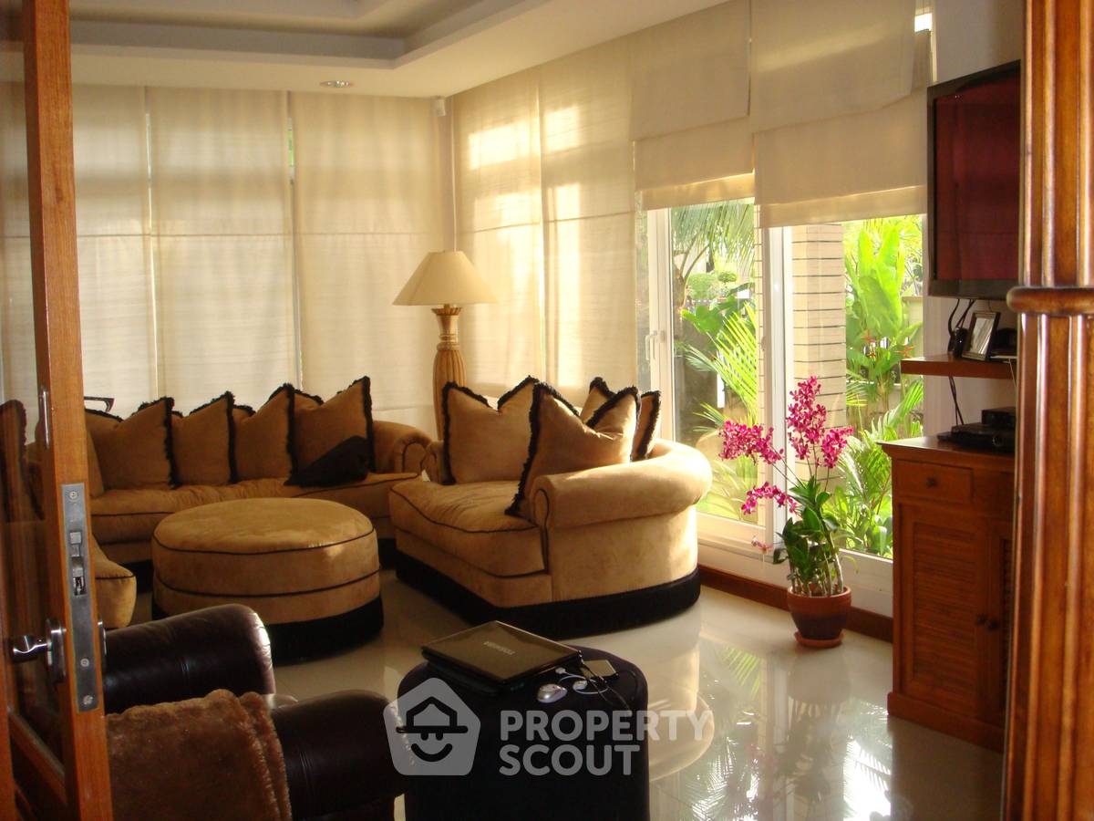 picture 3-BR Villa at Baan Talay Pattaya in Na Chom Thian (ID 2110570) - 2/16