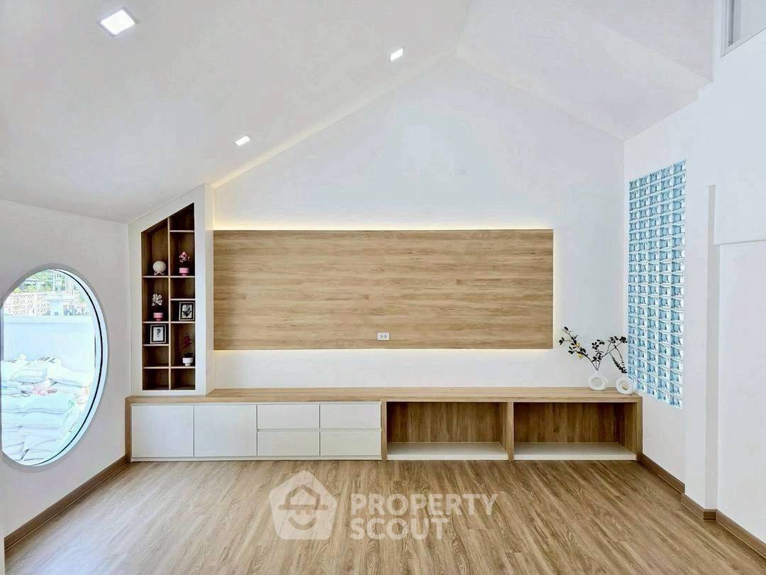 รูป บ้าน 3-ห้องนอน ใน สุรศักดิ์ (ID 2091739) - รูปที่ 3/20