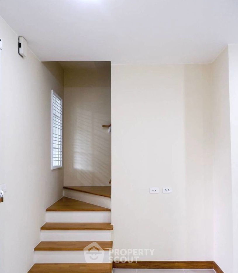 picture 4-BR Townhouse at Golden Town Sathorn near MRT Bang Wa (ID 2150379) - 2/6