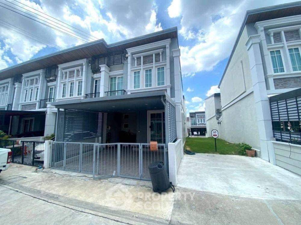 picture 4-BR Townhouse at Golden Town 3 Bangna - Suanluang in Dokmai (ID 2150532) - 6/9