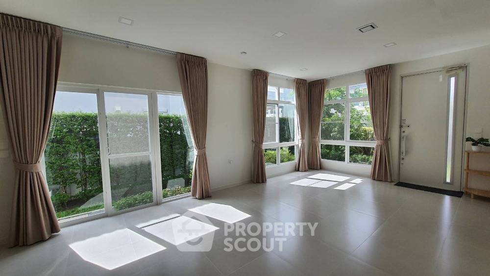 picture 3-BR House at Mantana Motorway-New Krungthepkreetha close to Suvarnabhumi Airport (ID 1602041) - 6/16