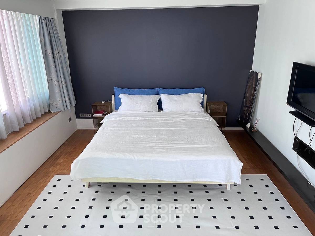 picture 2-BR Condo at Sukhumvit House Condominium near MRT Sukhumvit (ID 1065647) - 2/11