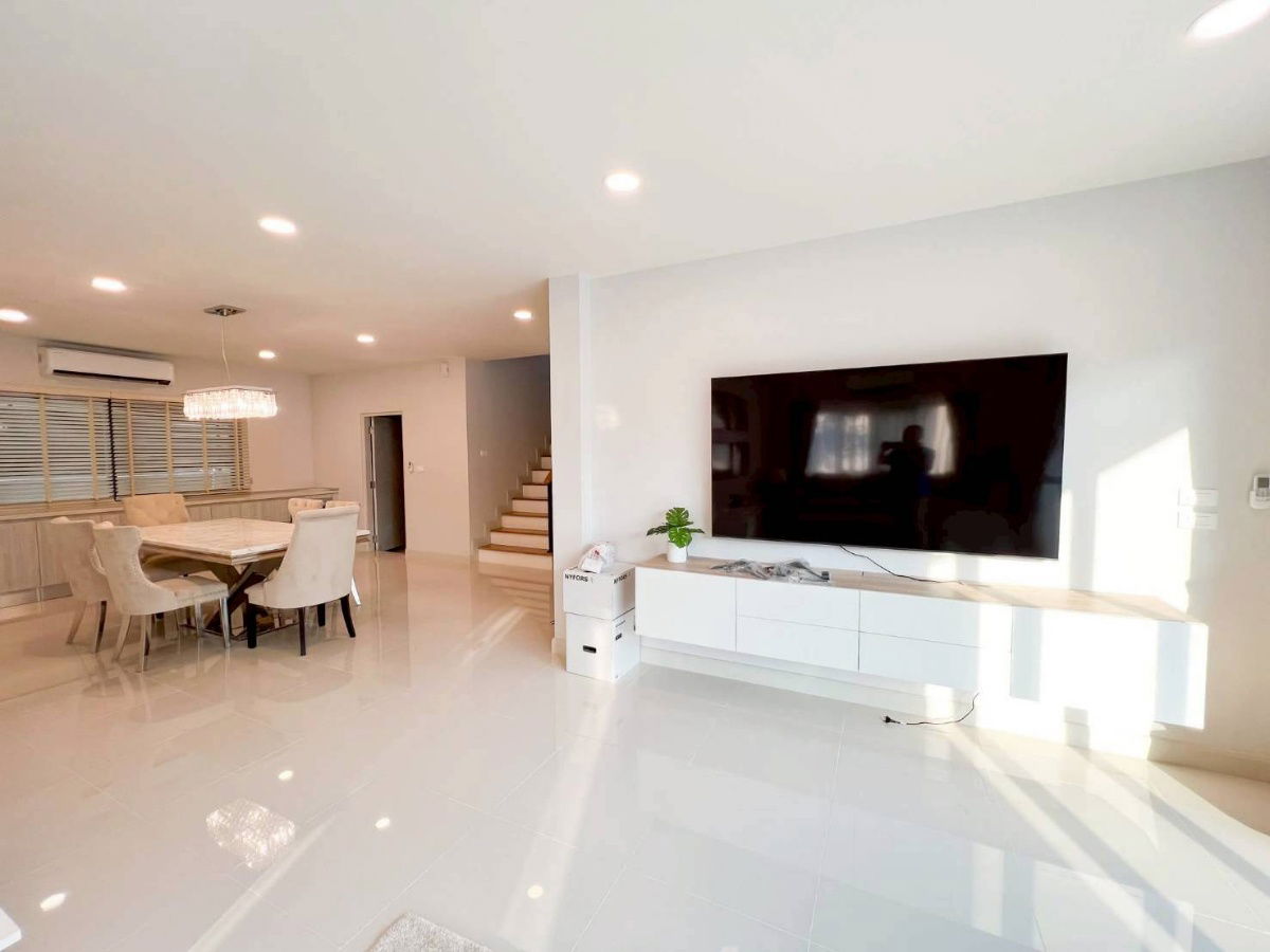 picture 2-storey house "Centro Bangna" 4 bed 5 bath 289 Sq.m.  Rent 130K Fully Furnished - 2/12