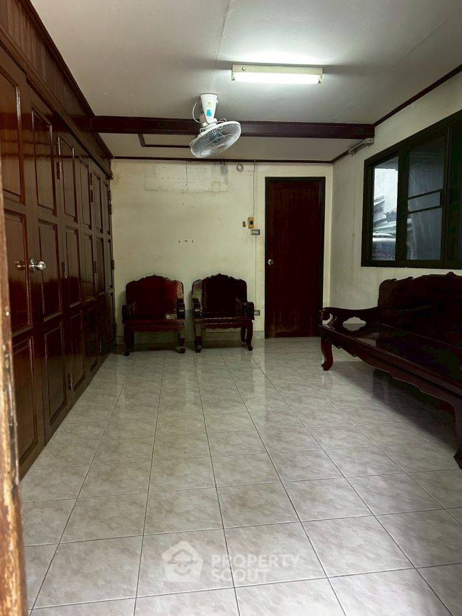 picture 7-BR House at 95E1 in Khlong Chan (ID 2147360) - 2/10