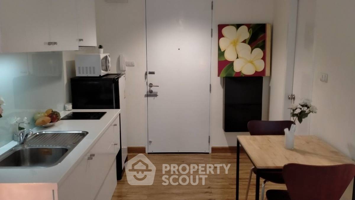 picture 1-BR Condo at J.W. Boulevard Srivara Condominium in Phlapphla (ID 2292564) - 8/19