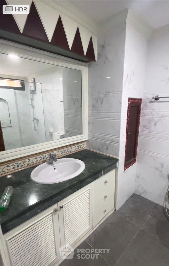 รูป คอนโด 3-ห้องนอน ที่ วัฒนา ไฮทส์ คอนโดมิเนียม ใกล้ MRT สุขุมวิท (ID 563846) - รูปที่ 13/20