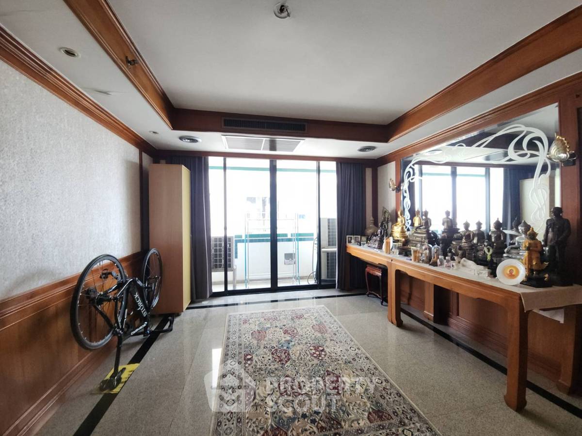 picture 3-BR Condo at Las Colinas near BTS Asok (ID 2235349) - 7/15
