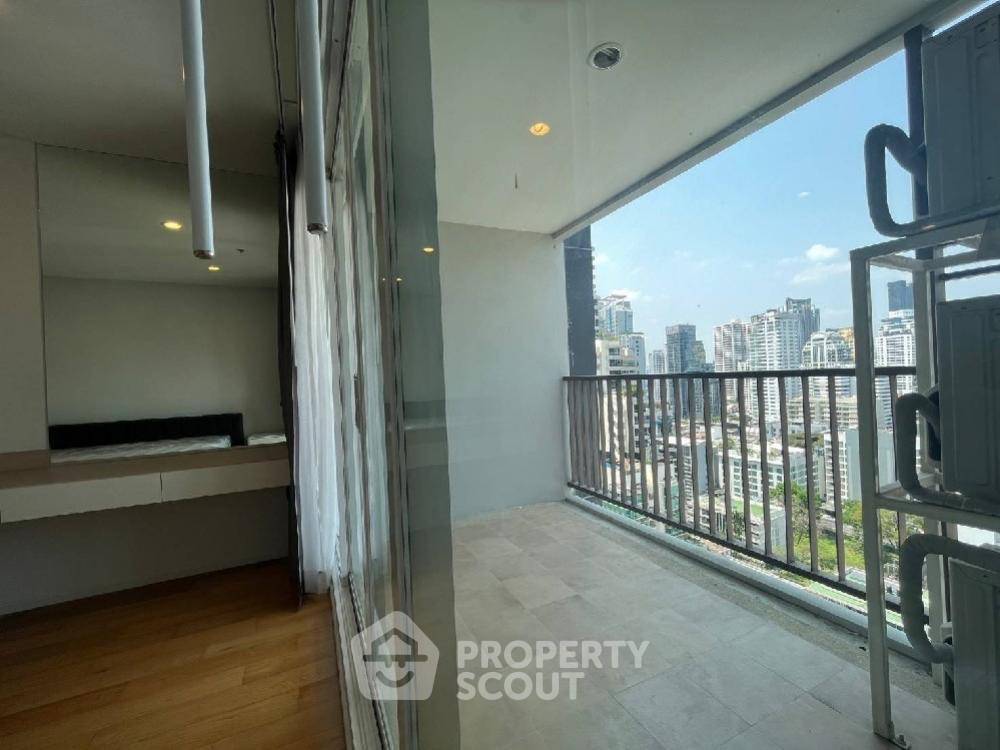 picture 3-BR Condo at 15 Sukhumvit Residences near BTS Nana (ID 1930510) - 5/12