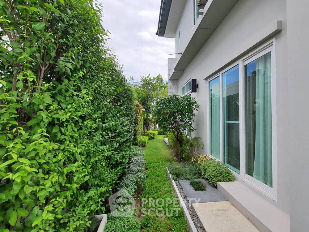 picture 3-BR House at Mantana Motorway-New Krungthepkreetha close to Suvarnabhumi Airport (ID 1602041) - 2/16
