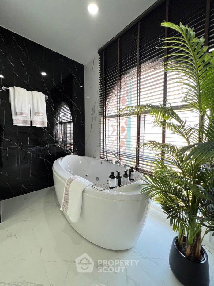 picture 5-BR Condo at Grande Caribbean Condo Resort Pattaya close to Pattaya South (ID 2229491) - 12/20