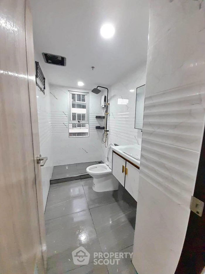 picture 5-BR Condo at Resorta Yen-Akat near MRT Khlong Toei (ID 2027895) - 9/15
