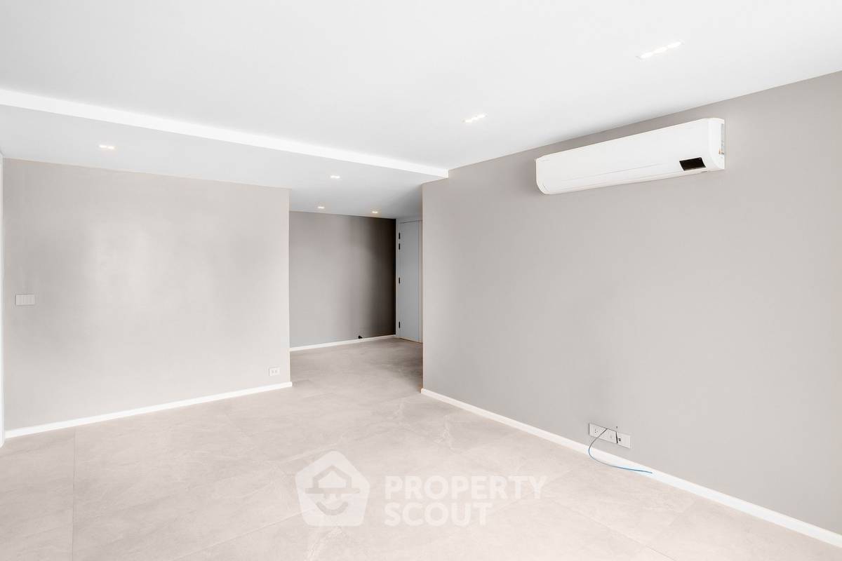 picture BRAND NEW PENTHOUSE WITH CITY AND RIVER VIEWS BEHIND EMQUARTIER IN PHROM PHONG (ID 1491574) - 12/40