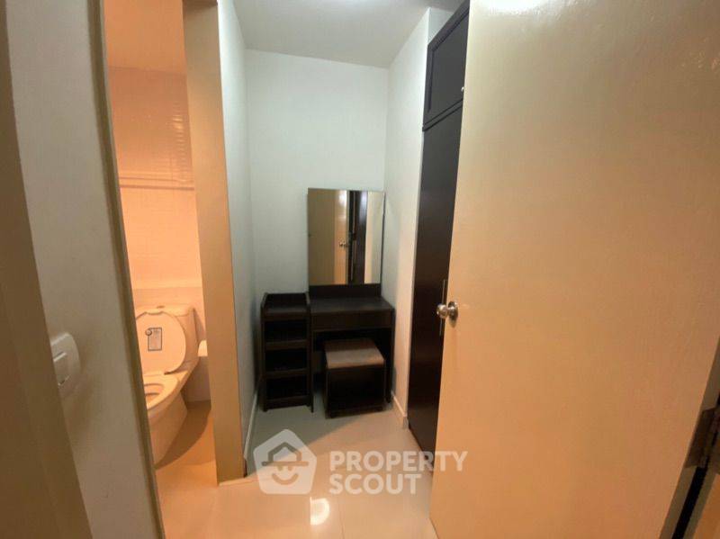 picture 1-BR Condo at Ideo Ladprao 17 near MRT Ratchadaphisek (ID 382115) - 10/12