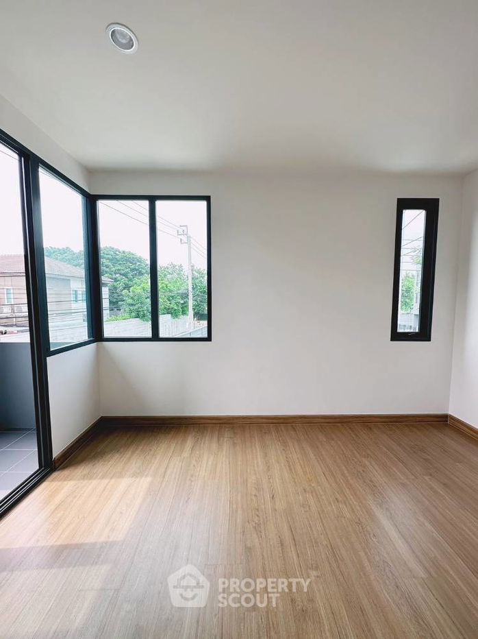 picture 3-BR Townhouse at Baan Klang Muang Suksawat in Bang Phueng (ID 1790609) - 5/18