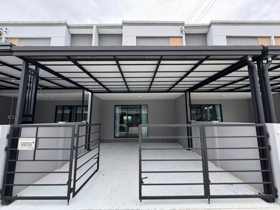 picture 3-storey Townhome 3 bed 2 bath "Pleno Sukhumvit-Bangna2" Pet Friendly 120 Sq.m.  Rent 39,000 - 4/15