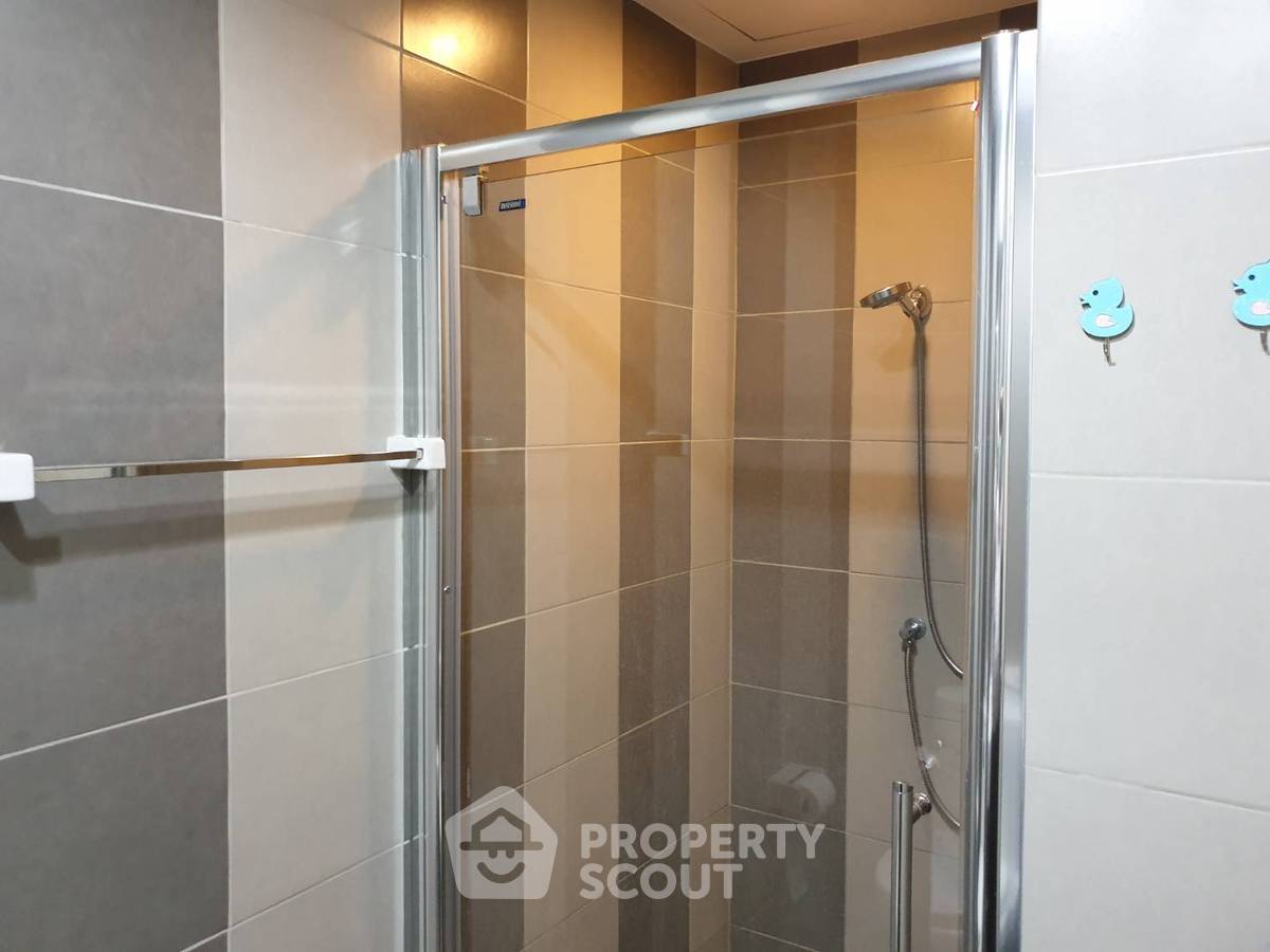 picture 1-BR Condo at Motif Condo Wongwian Yai-Talat Phlu near BTS Pho Nimit (ID 370890) - 9/14