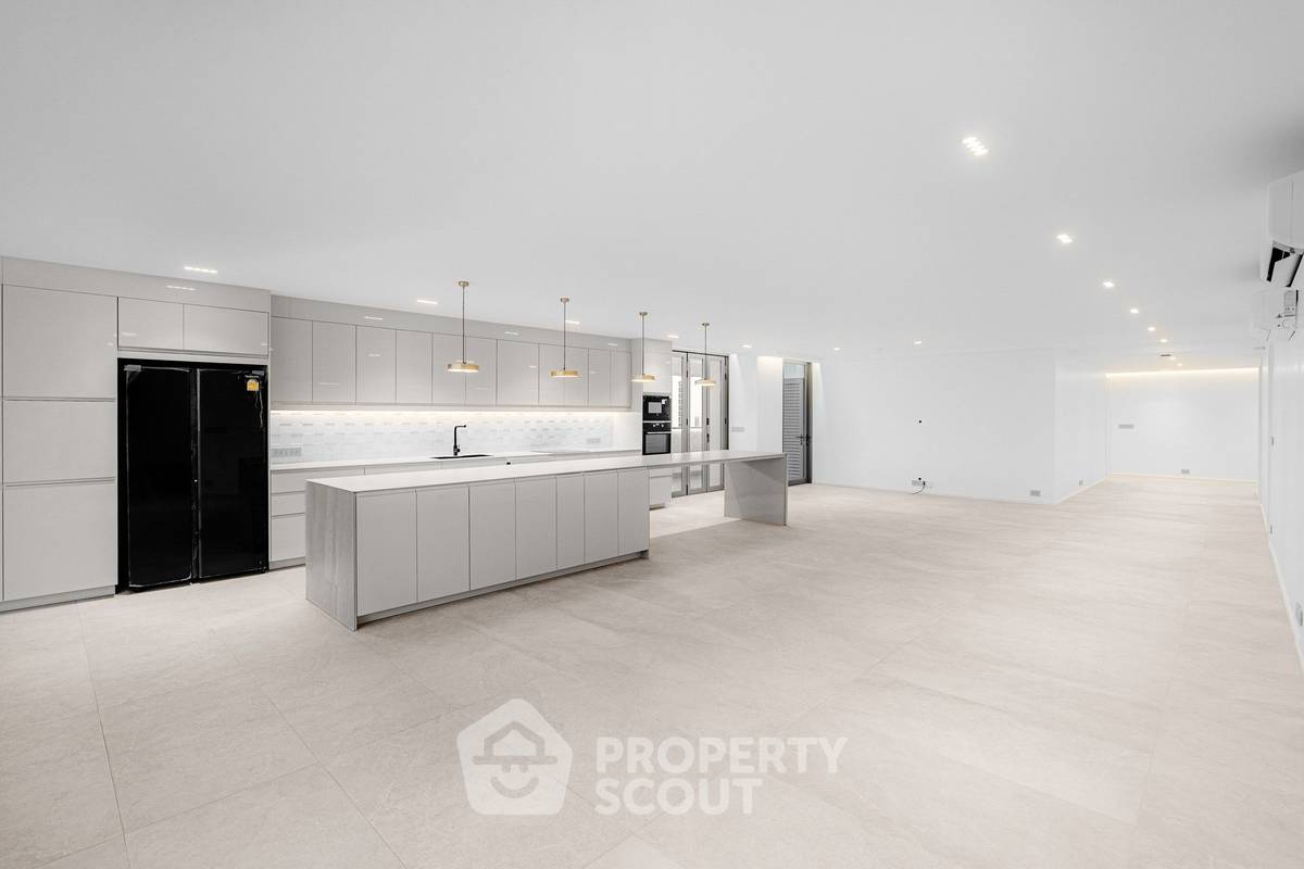 picture BRAND NEW PENTHOUSE WITH CITY AND RIVER VIEWS BEHIND EMQUARTIER IN PHROM PHONG (ID 1491574) - 4/40
