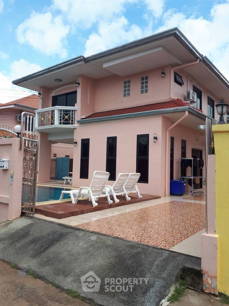 Houses for sale : 6-BR House at Viewpoint Village close to Pattaya (ID 2142432)