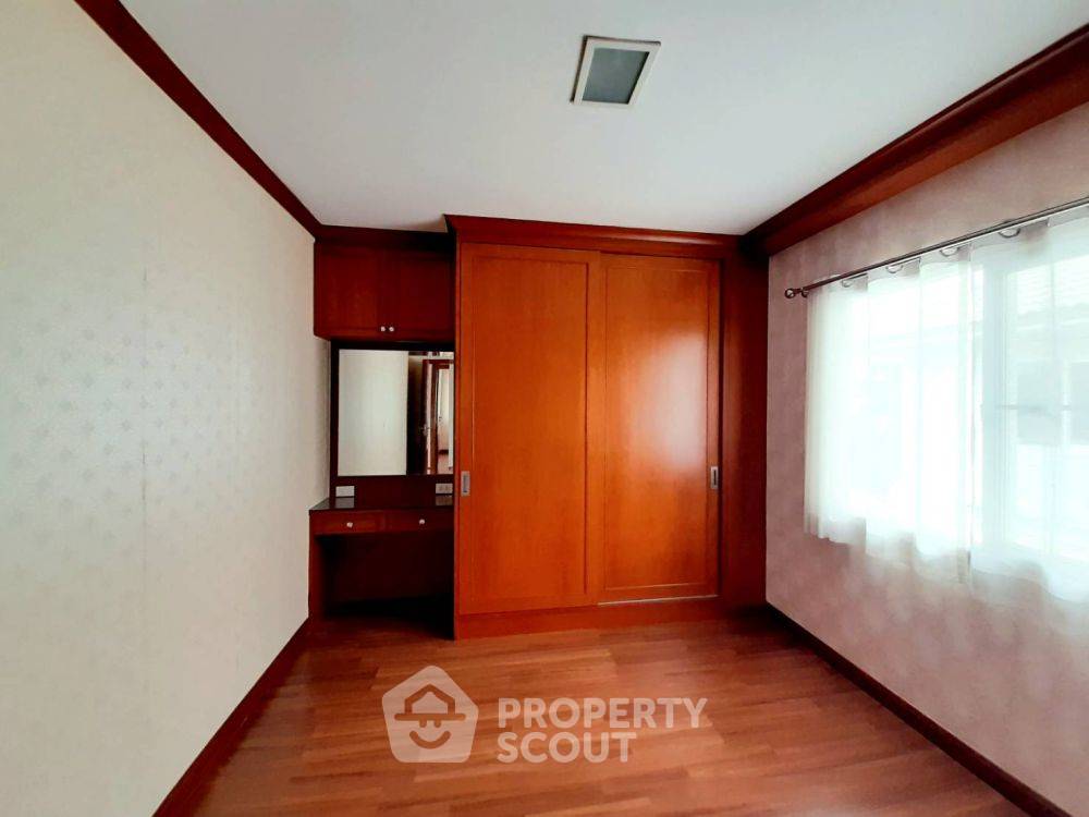 picture 3-BR House at Chaiyapruk Ramintra – Wongwaen 2 in Bang Chan (ID 2150420) - 2/10