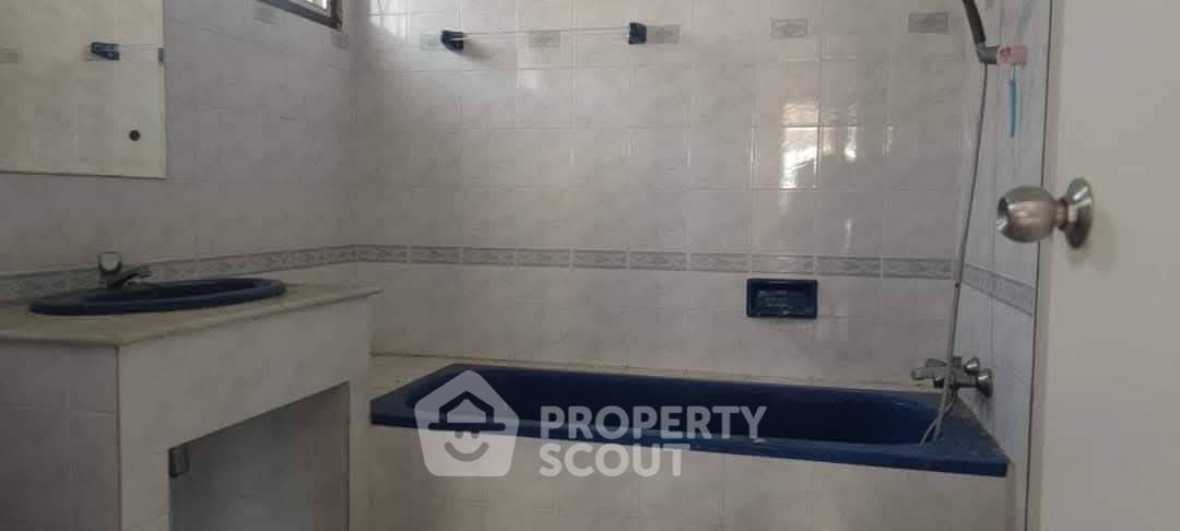 รูป บ้าน 4-ห้องนอน ที่ หมู่บ้าน เลคการ์เด้นวิลล่า ใน ขุมทอง (ID 2217676) - รูปที่ 12/14