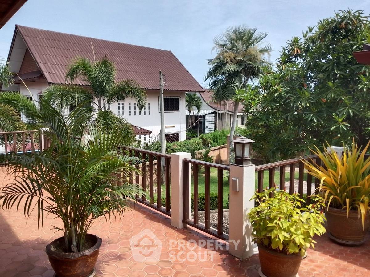 picture 3-BR Villa close to Huai Yai (ID 2146445) - 15/18