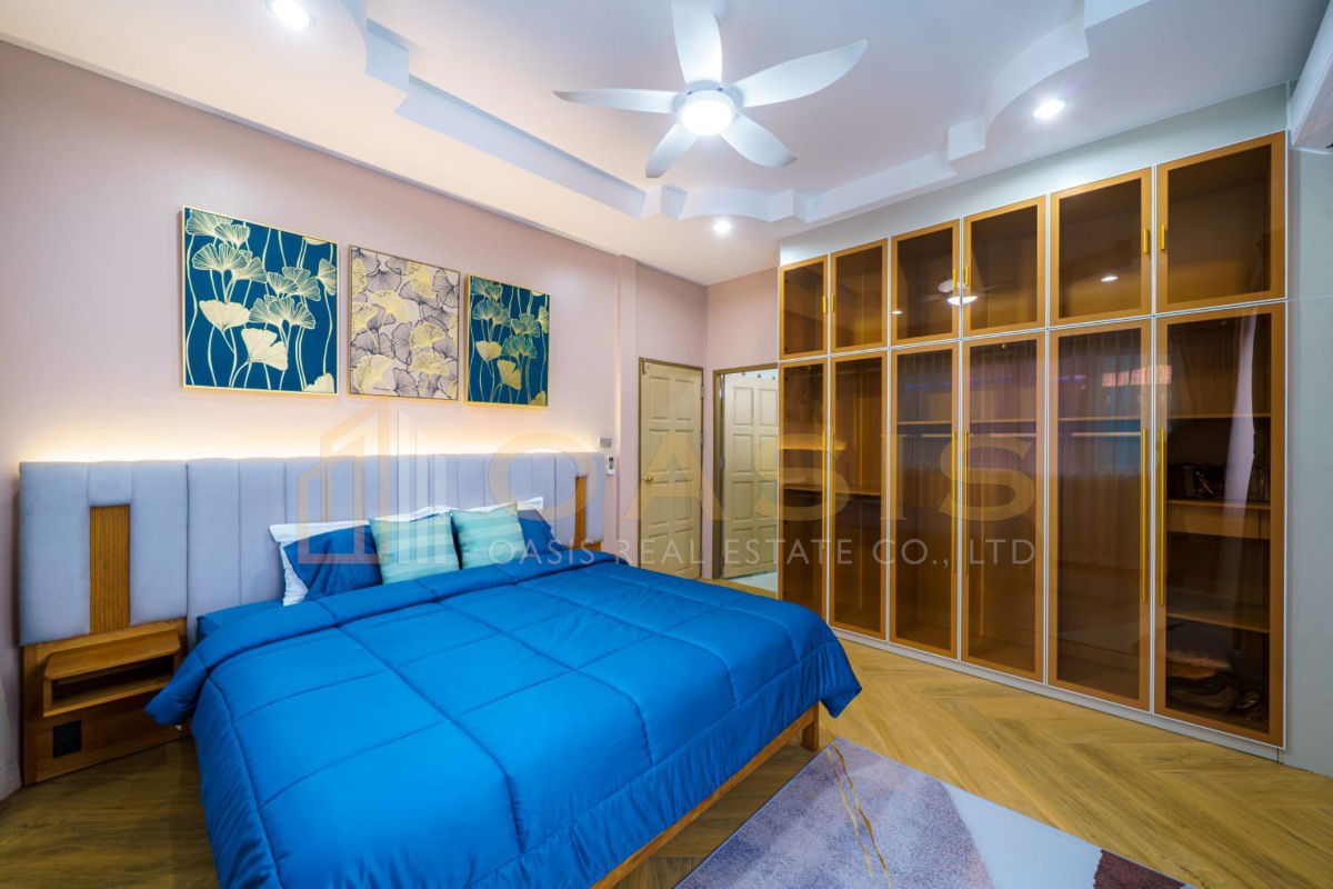 รูป บ้านสมัยใหม่พร้อมสระว่ายน้ำส่วนตัว ขนาด 556 ตารางเมตร - ปรับปรุงใหม่ทั้งหมดปี 2025 - รูปที่ 19/21