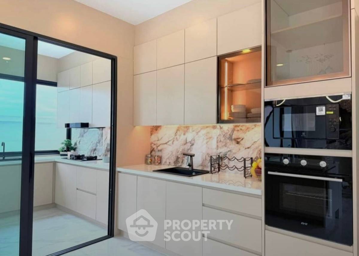 รูป วิลล่า 5-ห้องนอน ที่ เอ็นชานท์ วิลล่า พัทยา ใกล้ เมืองพัทยา (ID 2103679) - รูปที่ 11/24