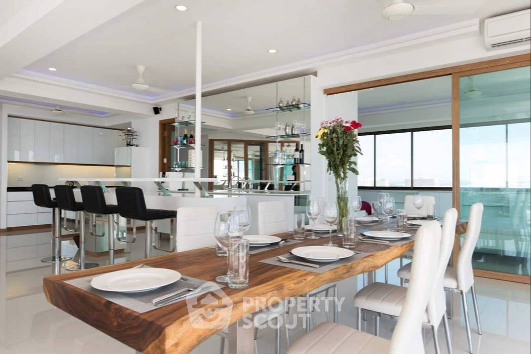 picture 3-BR Condo at ThepThip Mansion close to Phratamnak (ID 2169238) - 9/19