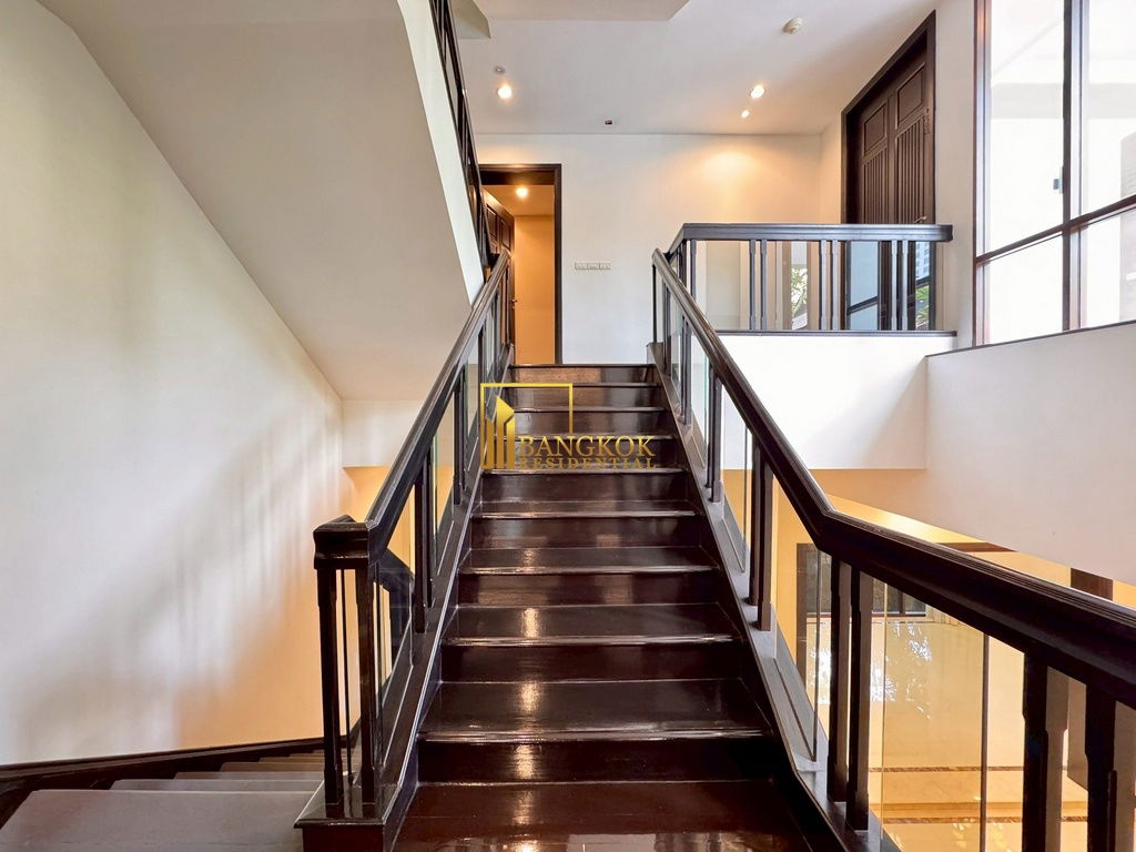 รูป Baan Sukhumvit 18 - Stunning 4 Bed House With Private Pool - BR28270SH - รูปที่ 25/53
