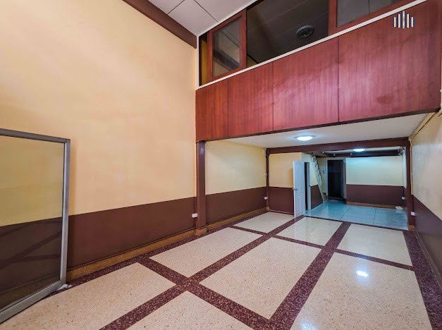 picture 3.5-story shophouse for sale, 15 sq wah, suitable for office use, ready to live in, fully renovated, located in Soi Charansanitwong 40/1 - 7/16