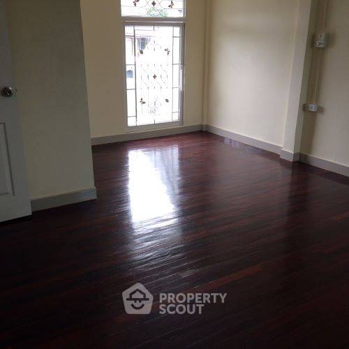 picture 7-BR House at Pruksachat Ramkhamhaeng 118 in Saphan Sung (ID 2147289) - 7/10