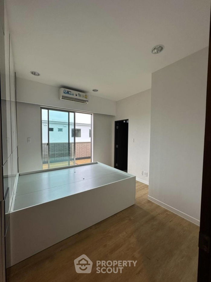 picture 4-BR Townhouse at Siamese Blossom @ Fashion in Khan Na Yao (ID 1602646) - 4/9