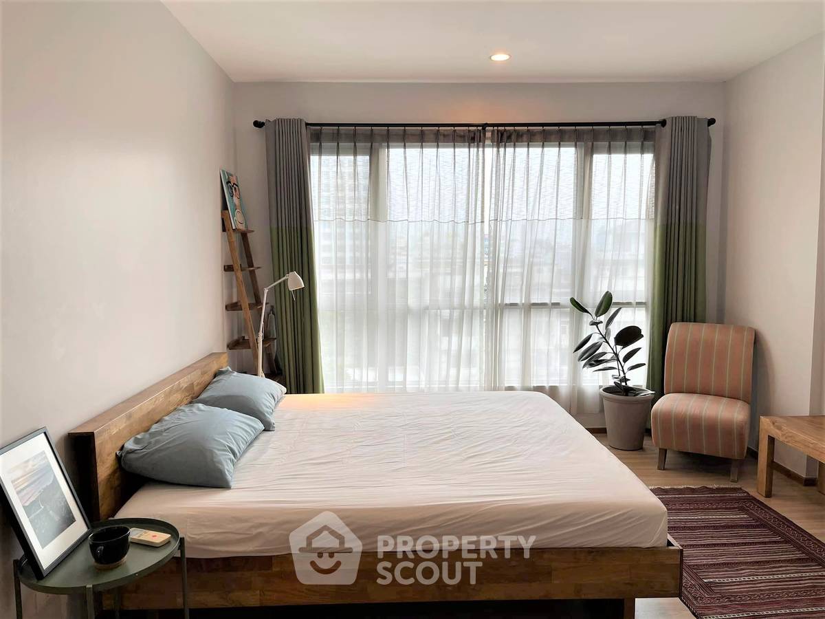 picture 1-BR Condo at Hive Taksin near BTS Wongwian Yai (ID 514897) - 2/11