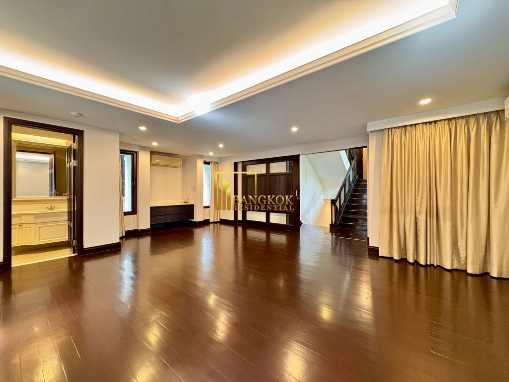 รูป Baan Sukhumvit 18 - Stunning 4 Bed House With Private Pool - BR28270SH - รูปที่ 21/53