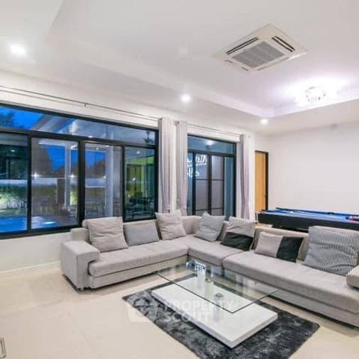 วิลล่า 5-ห้องนอน ที่ ภลูเมเรียวิลล่าหัวหิน ใกล้ เดอะ เวเนเซีย (ID 1520489)