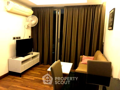 Condos for sale : 1-BR Condo at The Peak Towers close to Phratamnak (ID 1154397)