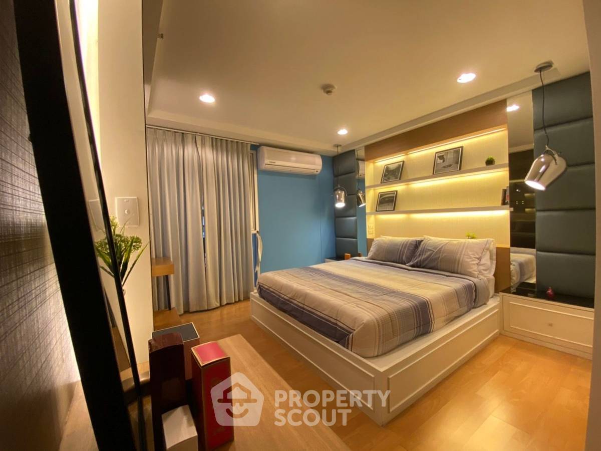 picture 3-BR Condo at Resorta Yen-Akat near MRT Khlong Toei (ID 1852865) - 2/26