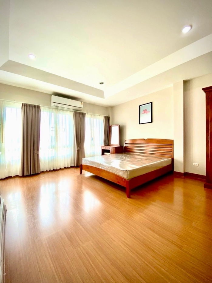 picture For Rent Baan Klang Muang Urbanion Srinakarin ✔️ 3-story modern townhome near Srinakarin Road 35,000 bath/month - 14/19