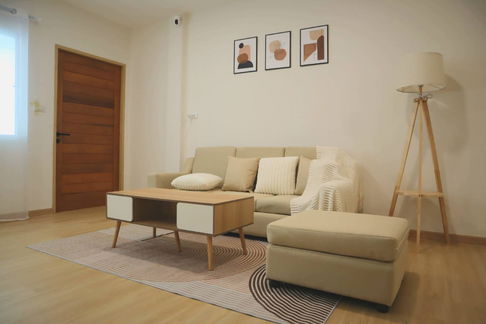 Townhouse for sale, newly renovated, minimalist-modern style