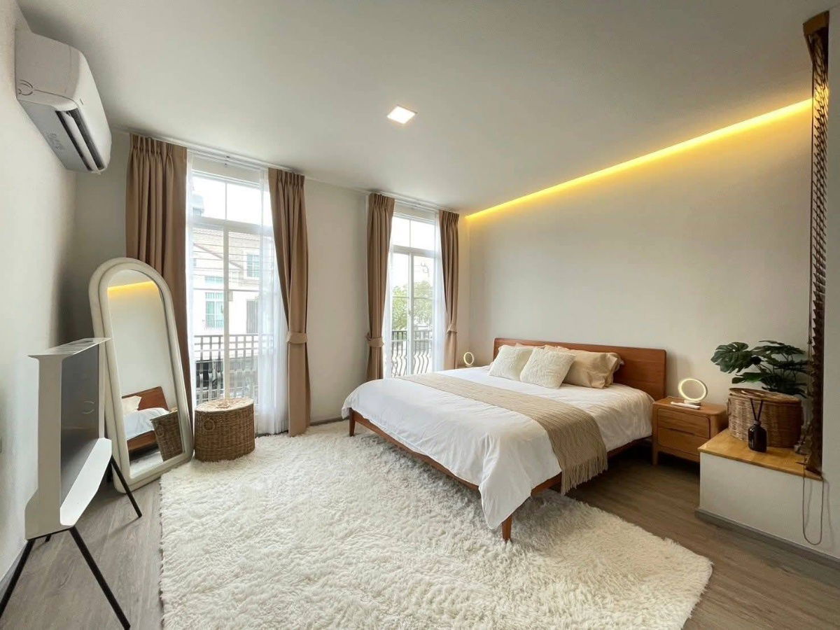 รูป T 1434 ให้เช่า ทาวน์โฮม 2 ชั้น ม.Indy​ บางนา​-รามคำแหง​2​ บ้านสวย เฟอร์นิเจอร์ครบ พร้อมอยู่ ราคา 65,000 บาท - รูปที่ 11/17