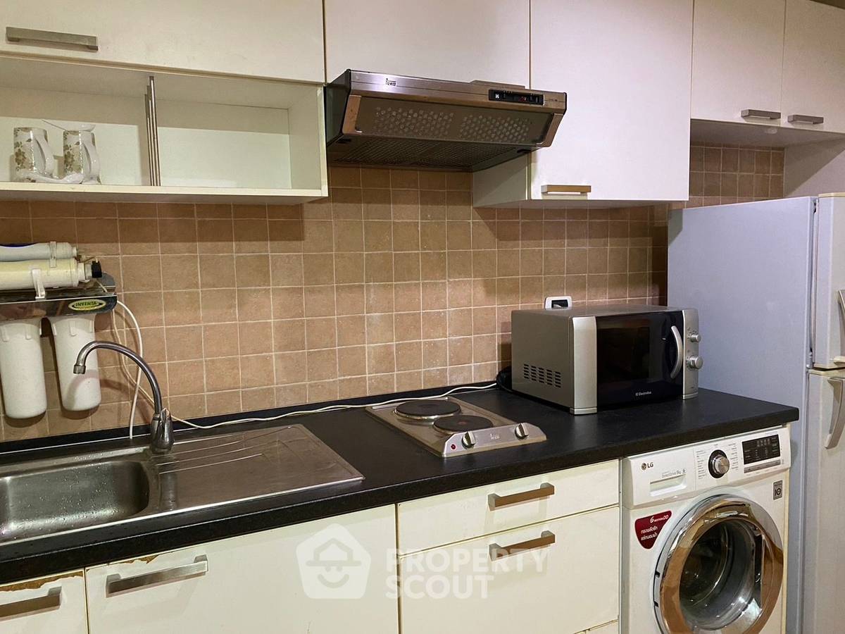 picture 1-BR Condo at Pabhada Silom Condominium near BTS Saint Louis (ID 1527336) - 2/7