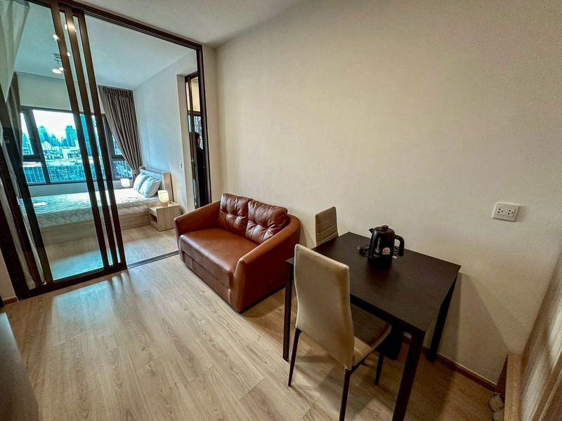 picture PFD-05597 Condo for Rent:  Life Rama 4-Asoke  Schedule a viewing ■ Line: @propertyfinder	 - 4/8