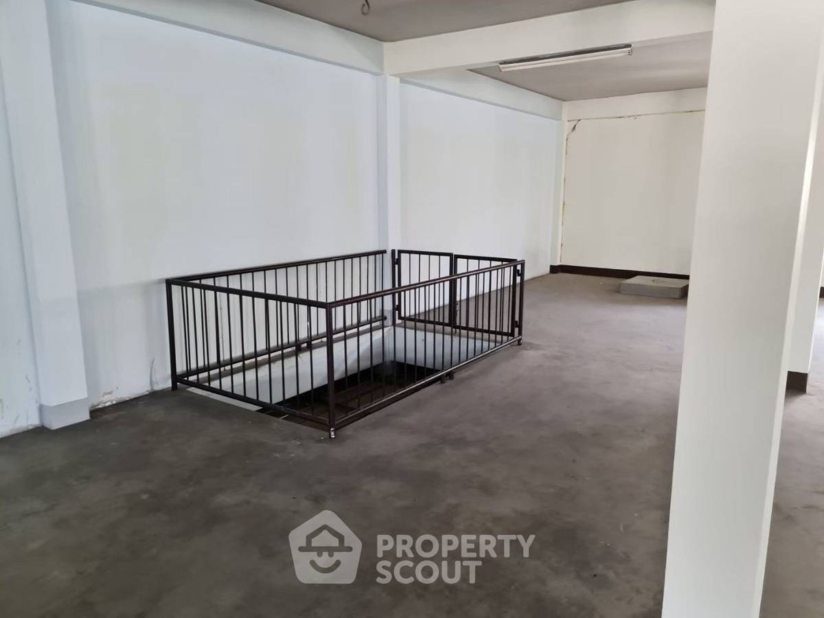 รูป บ้าน 6-ห้องนอน ใกล้ BTS พระโขนง (ID 782117) - รูปที่ 10/24