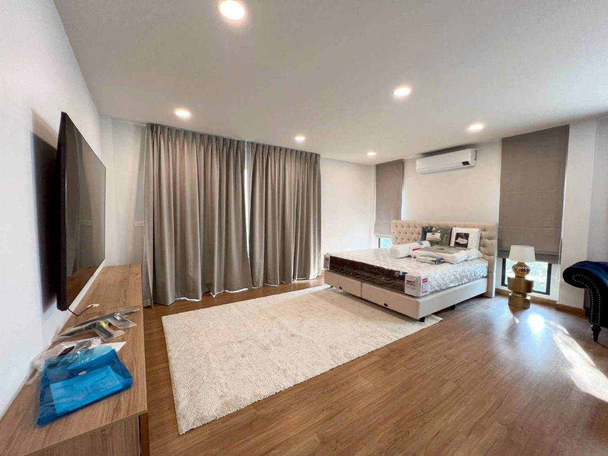 picture 2-storey house "Centro Bangna" 4 bed 5 bath 289 Sq.m.  Rent 130K Fully Furnished - 11/12