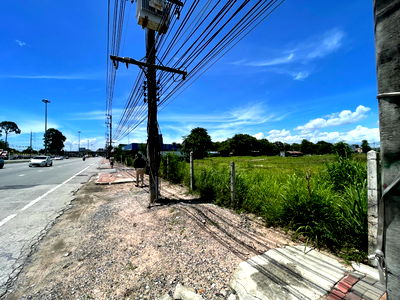 ที่ดิน ชลบุรี : 📍 ขายที่ดินแปลงสวย 8 ไร่ ติดถนนสุขุมวิท (ขาเข้าพัทยา) ตรงข้ามวัดจิตตภาวัณ