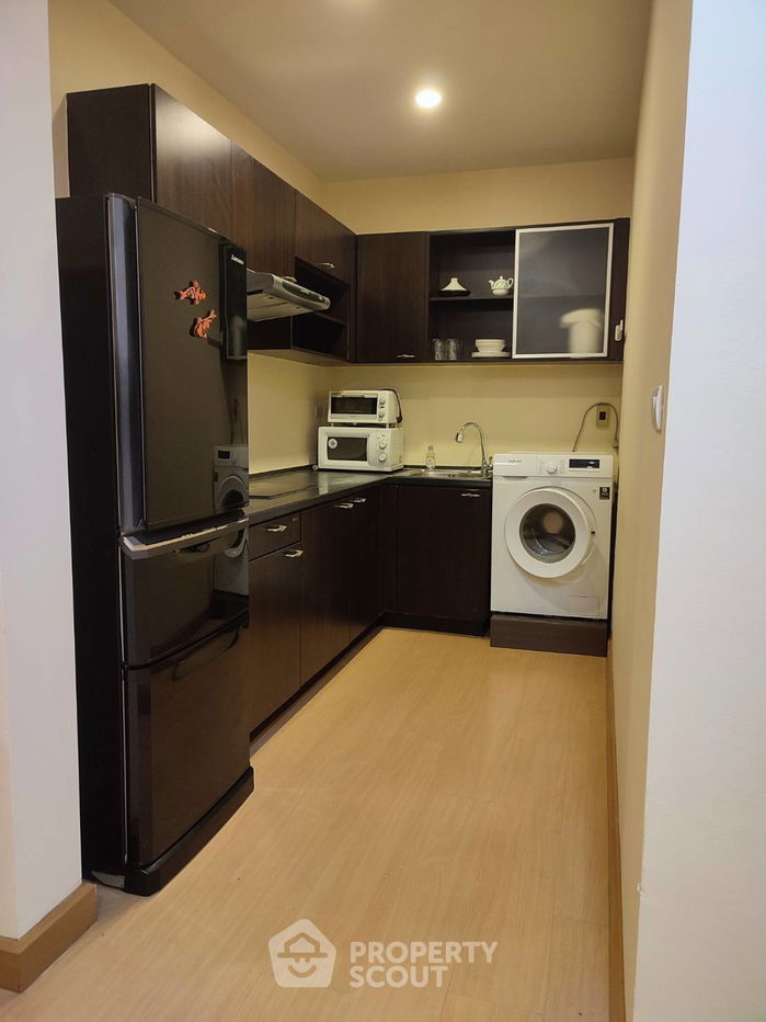picture 2-BR Condo at Vista Garden Condominium near BTS Phra Khanong (ID 1942098) - 4/7